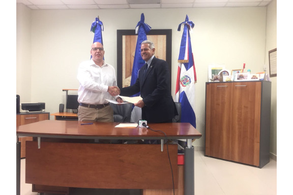 Firma de acuerdo CESAL UASD