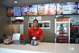 Joven Proyecto METAS en pasant�a en restaurante