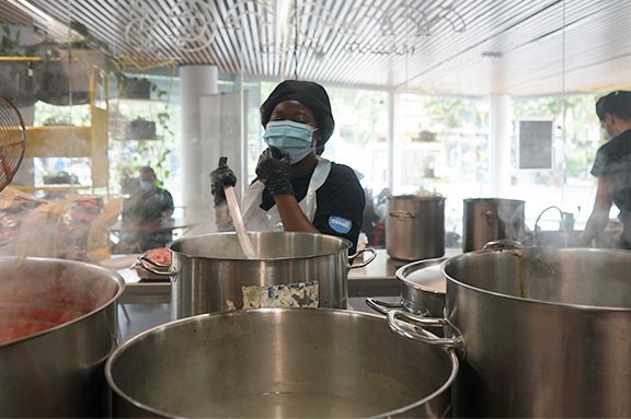 coronavirus; emergencia; salud; CESAL; dona; voluntariado Gastrolab Villaverde Madrid