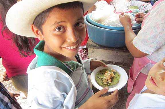 manos a la obra; coronavirus; dona; hazte socio; hazte socia; pobreza; empleo; vulnerabilidad; esperanza