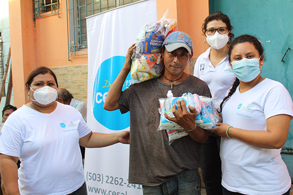 Granos de esperanza en San Salvador
