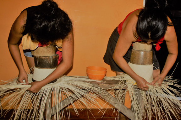 El proyecto de sombreros de paja toquilla recibe el premio nacional por su aporte al turismo en Ecuador