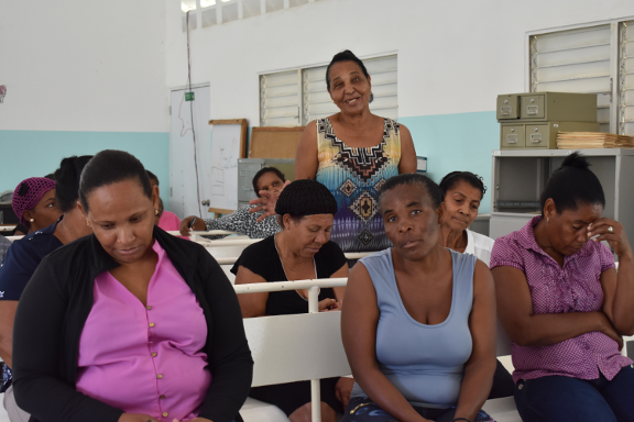 Mujeres de la comunidad de Card�n