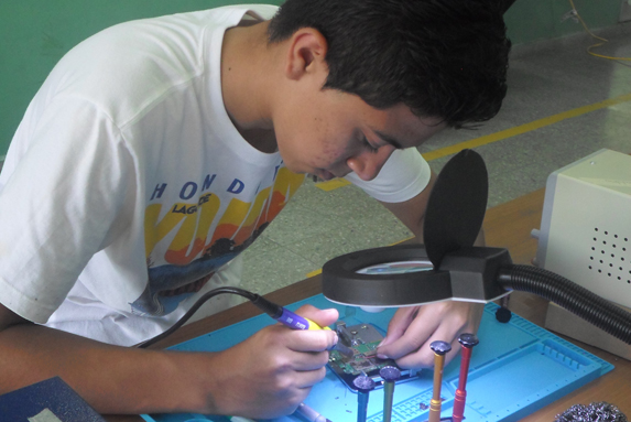 Inicio de talleres en el Centro Vocacional Sagrado Coraz�n de Jes�s