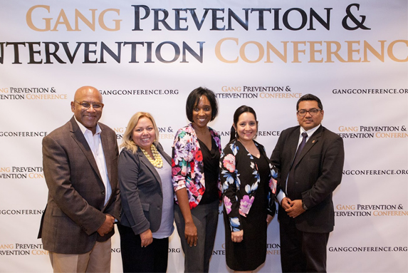 CESAL participa en la conferencia anual sobre la prevenci�n e intervenci�n con maras y pandillas en Los �ngeles, California