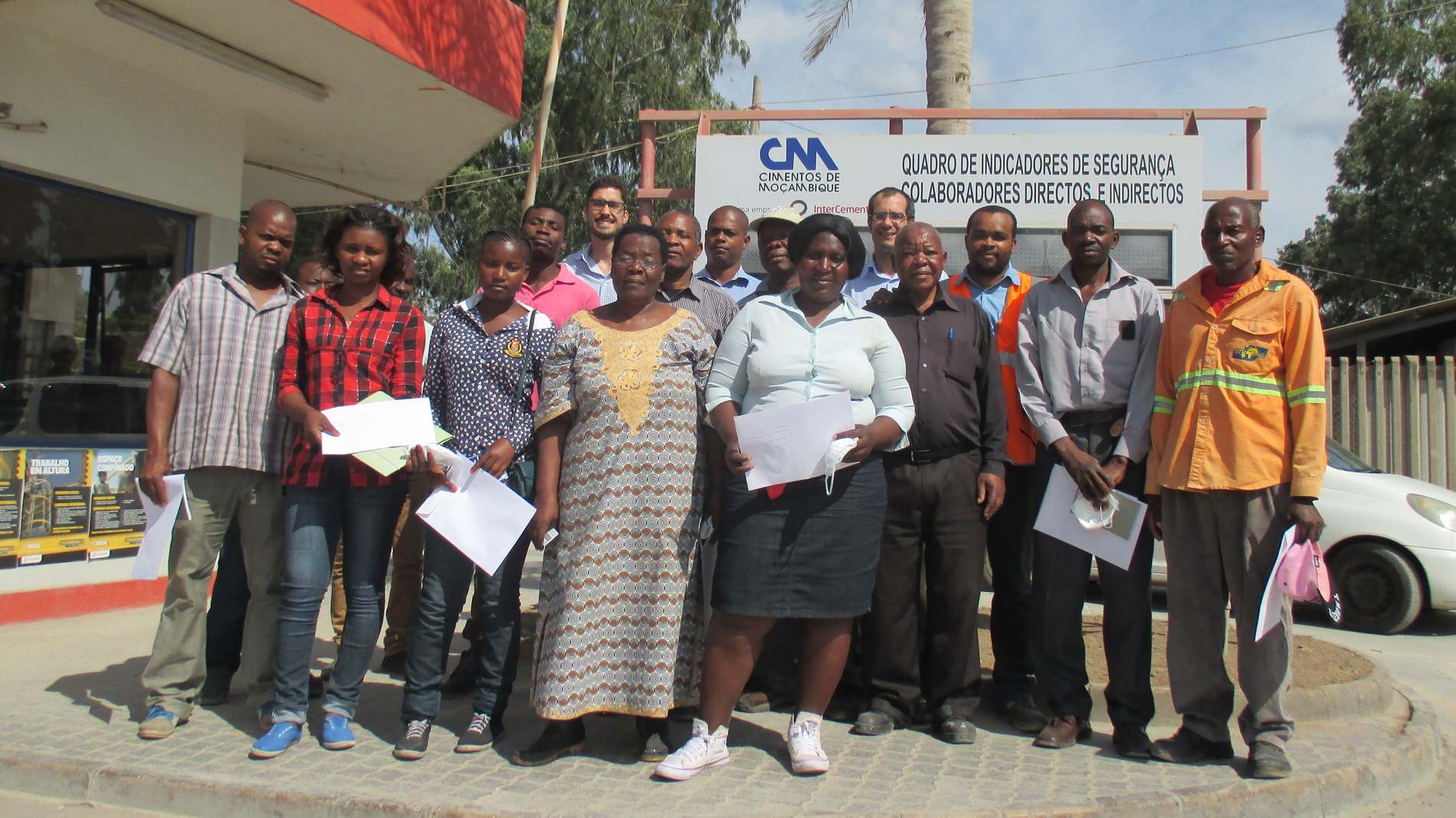 CESAL trabajo con peque�os productores de cemento