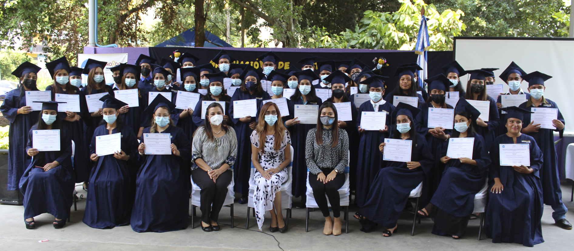 La Educaci�n no tiene edad: 71 j�venes y adultos graduados en educaci�n b�sica