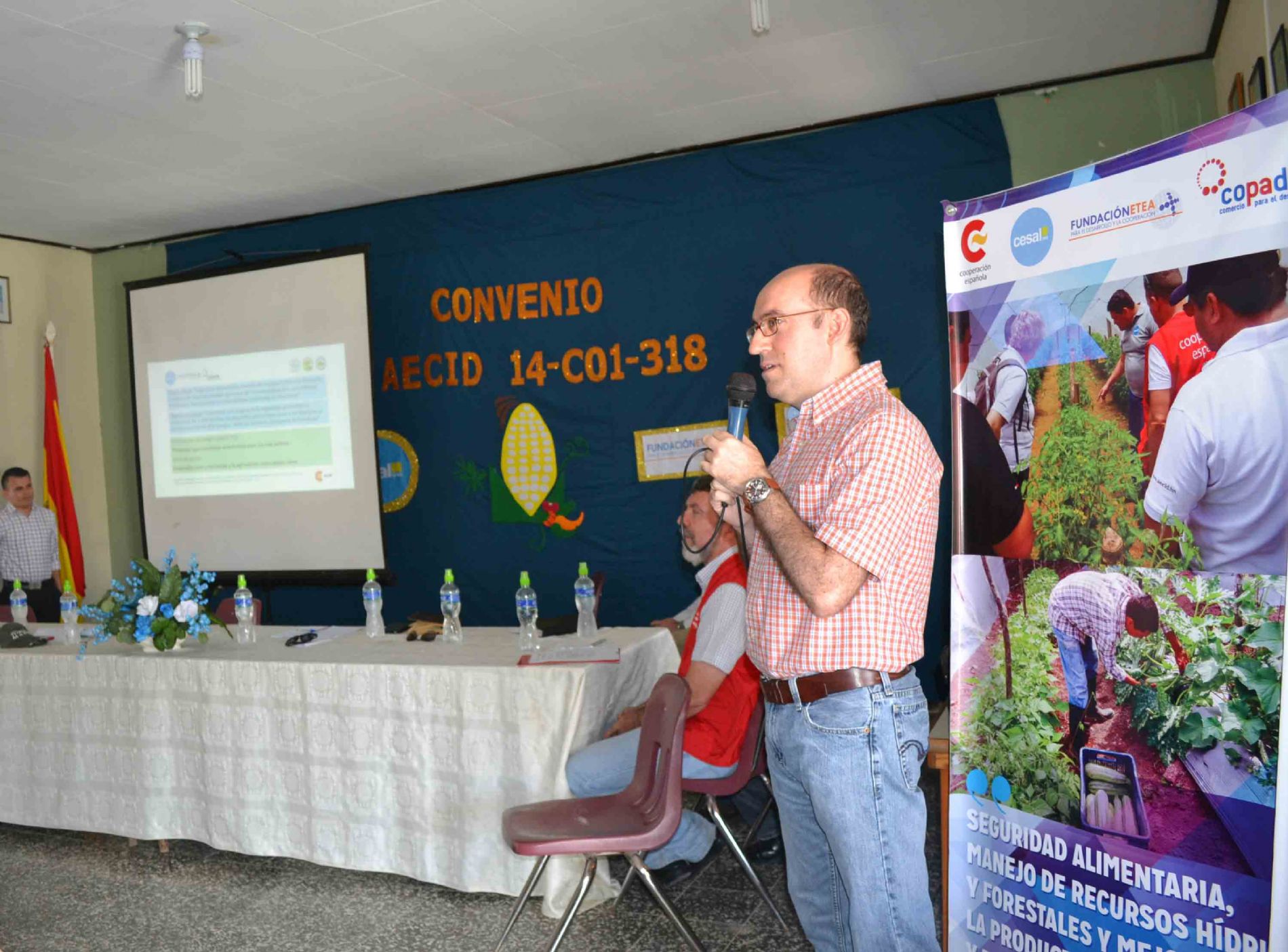 Entrevista a Jos� Rodr�guez Parmo, director CESAL Honduras