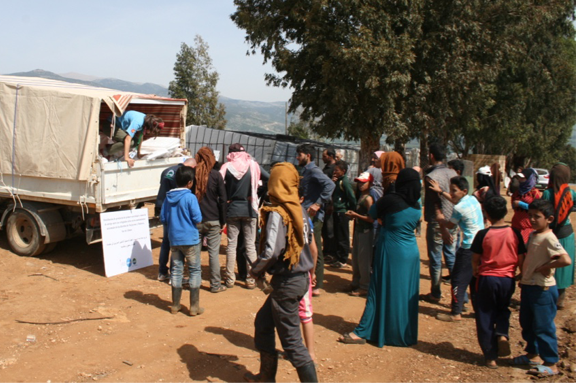 Distribuci�n de alimentos y enseres refugiados L�bano
