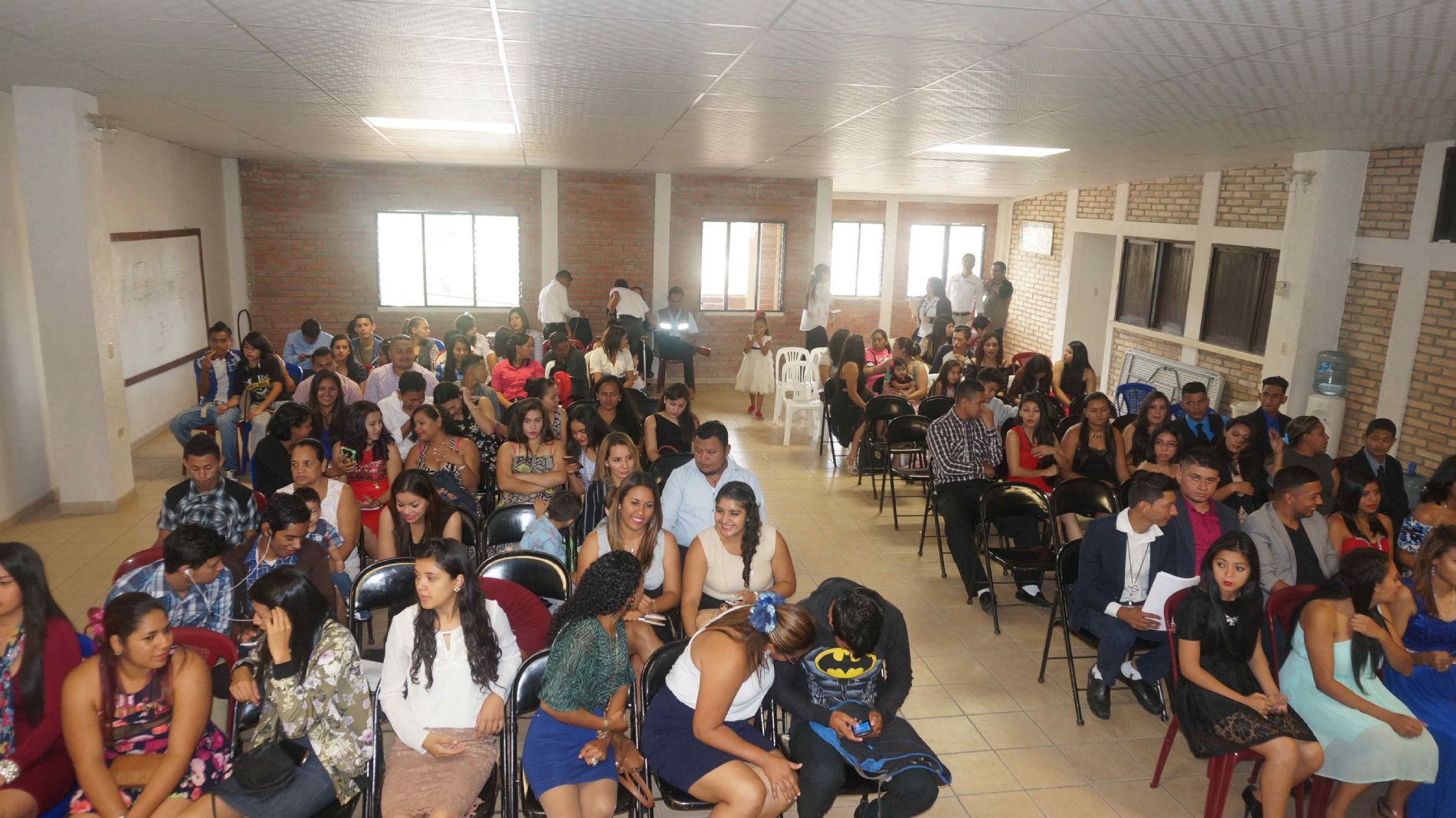 Im�genes de la Graduaci�n de tres grupos de J�venes  de la Flor del Campo