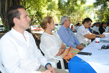 Mesa de autoridades de evento