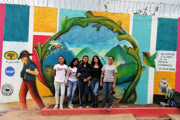 J�venes de colonia Nueva Capital