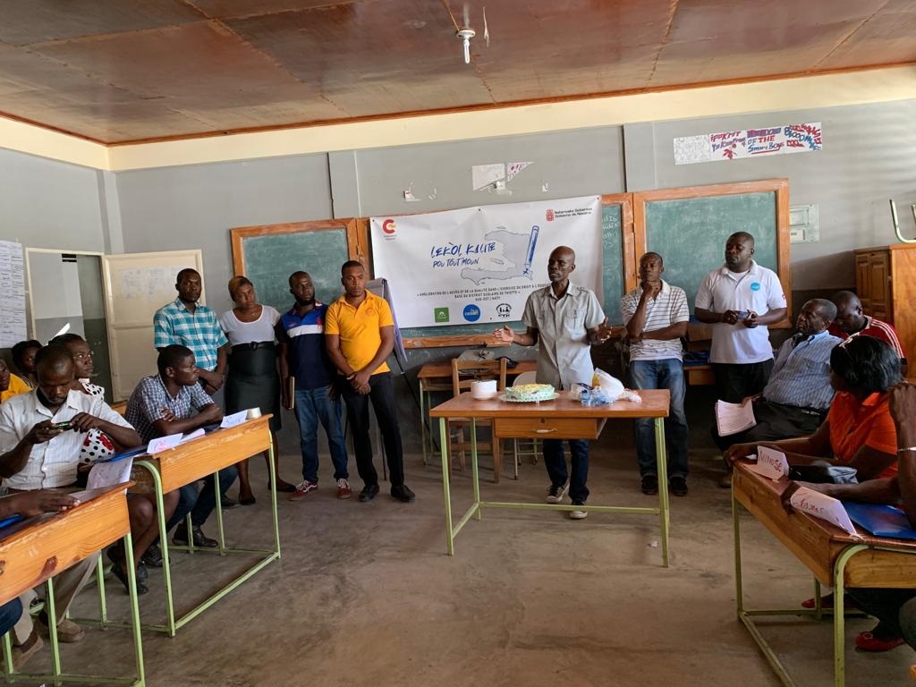 EMERGENCIA EDUCATIVA: EL FUTURO DE UN PA�S EN RIESGO