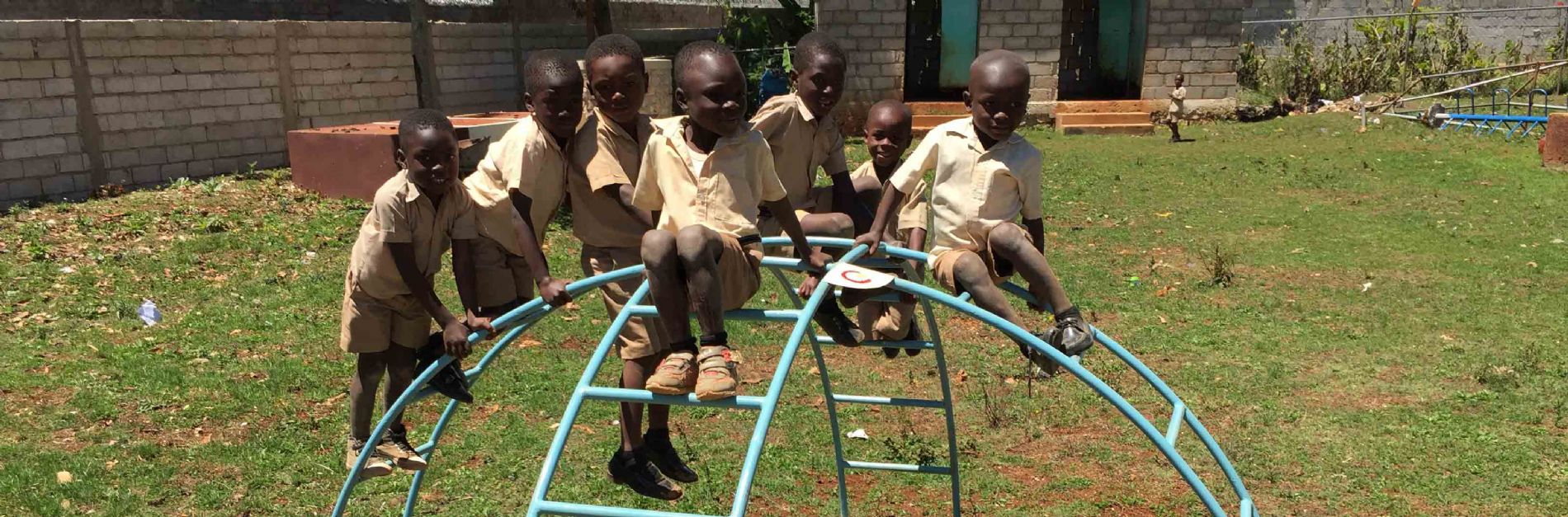 EMERGENCIA EDUCATIVA: EL FUTURO DE UN PA�S EN RIESGO