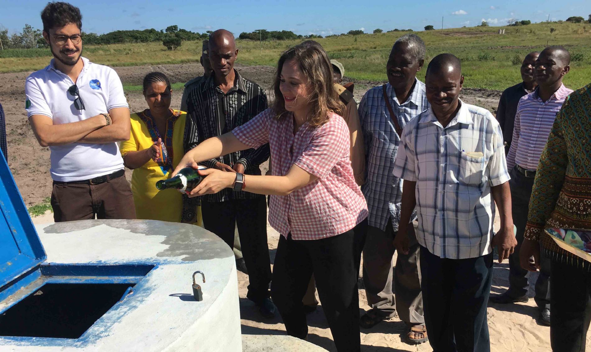 ENTREGA DE SISTEMAS DE RIEGO EN PONTA D`OURO