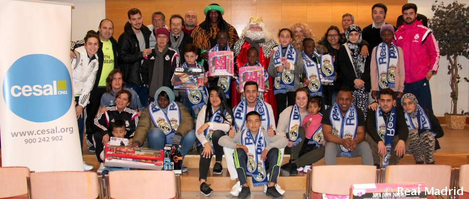 Regalos de los reyes a familias refugiadas