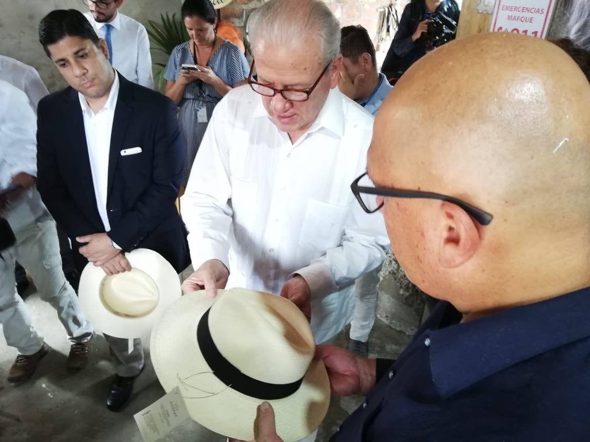 EL GOBIERNO ECUATORIANO VISITA EL PROYECTO `TEJIENDO REDES` DE CESAL